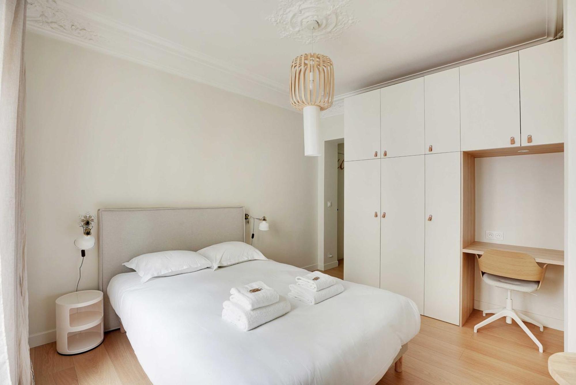 Authentic - 3br-8p - Clignancourt Paris