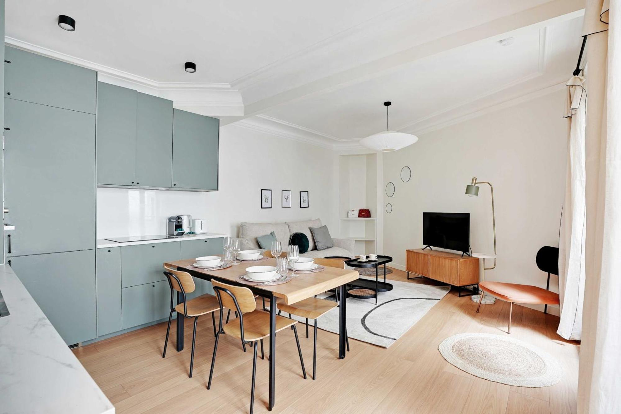 Authentic - 3br-8p - Clignancourt