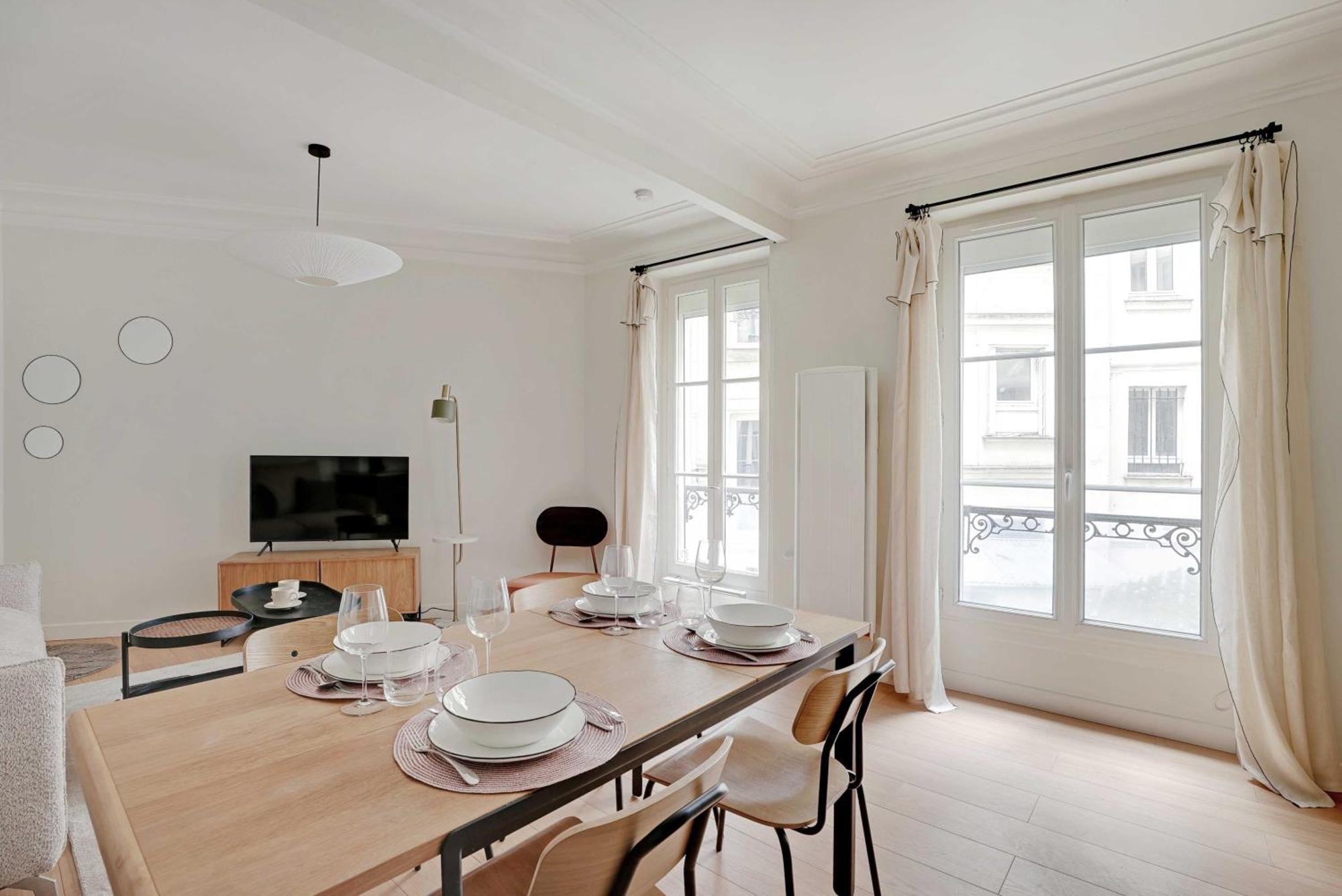 Authentic - 3br-8p - Clignancourt Apartment *